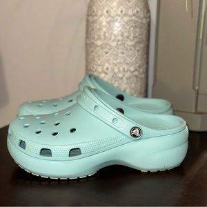 CROCS Classic Platform Clog Turquoise Blue size 8W